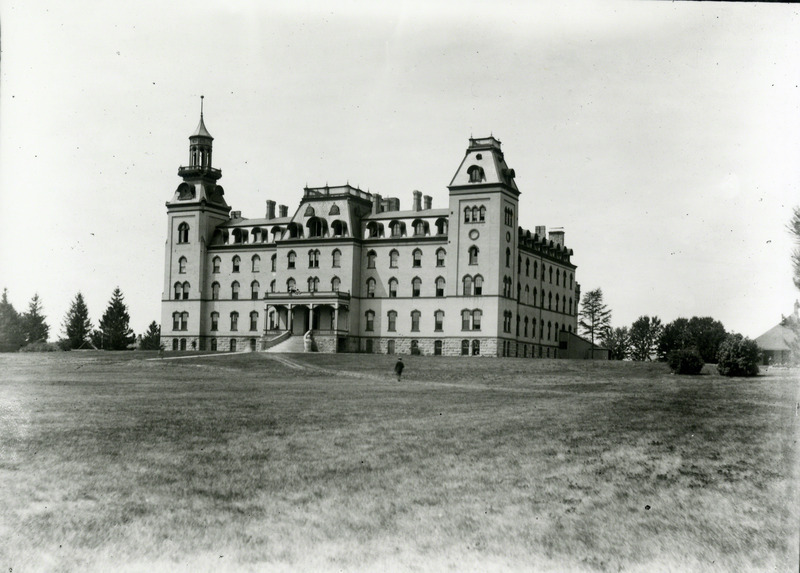 A space for a library was included in the design of Old Main. When the building opened for classes in
1868, the 18 x 40-foot library room was located on the ground floor. Two wings were added to the
building in 1870, and the library moved to a new 35 x 50-foot room on the first floor of the south wing.